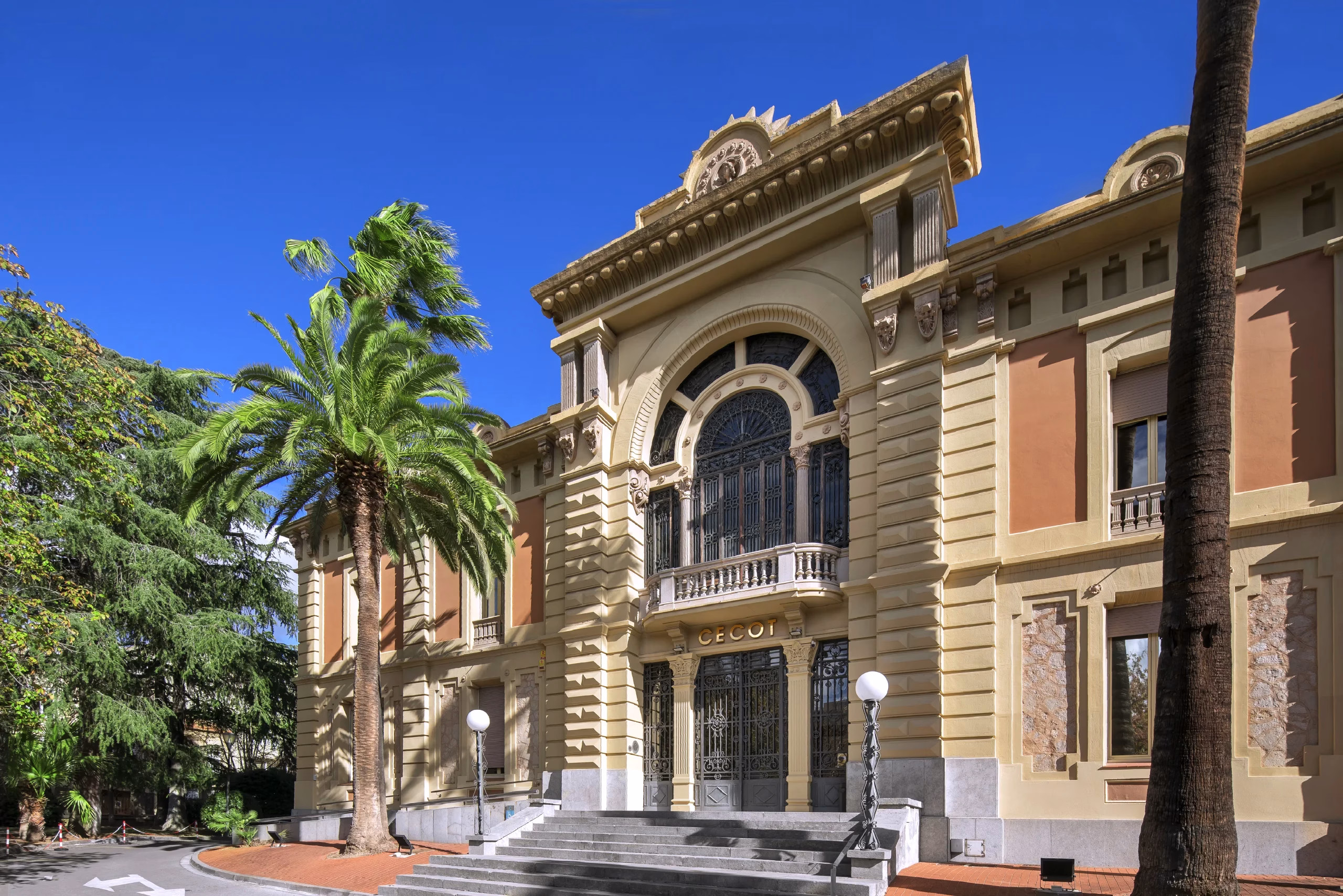 img cecot edifici institucional ()